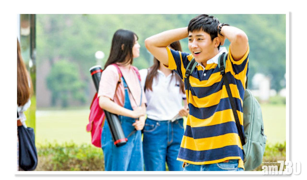 孫浩俊飾演崔半島一角,某天帶著38歲的靈魂回到20歲時。