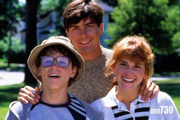Corey Haim(左)當年只得13歲