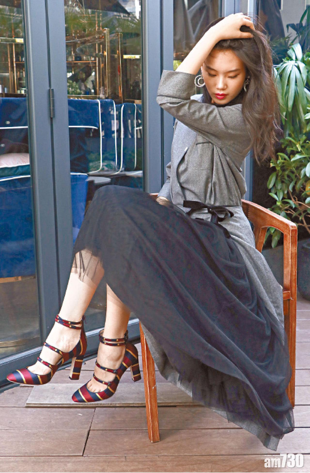 上衣 $2,050
薄紗長裙及高踭鞋 TBC