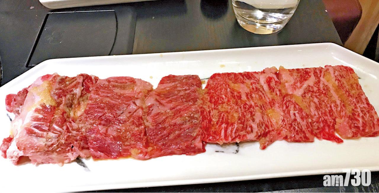 燒牛肋骨肉質厚味香濃,愈嚼愈香。