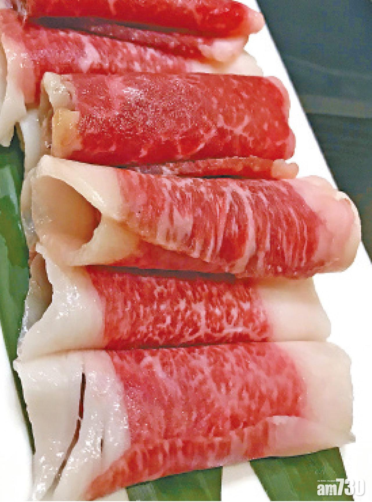 半白肉色澤非常鮮紅,薄燒後牛香四溢,入口爽脆。