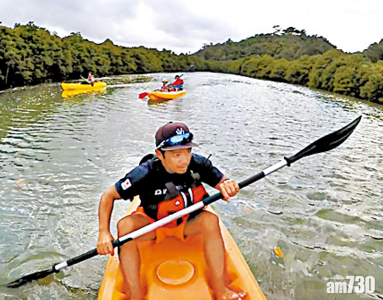 教練以英語混日語導賞,還會幫團員拍照。