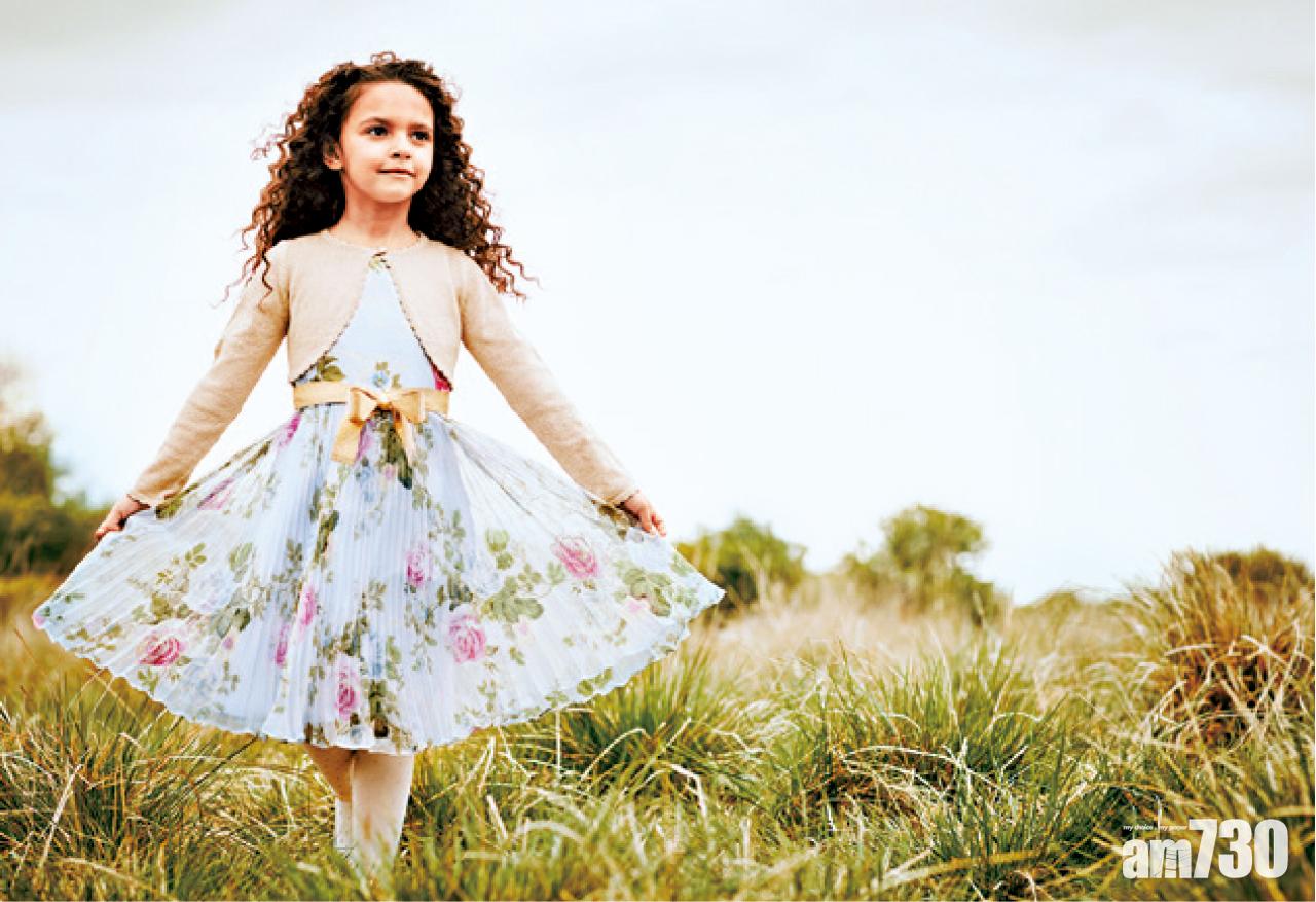 雪紡百褶連身裙連外套,為小女孩添一份童真浪漫。(未定價)