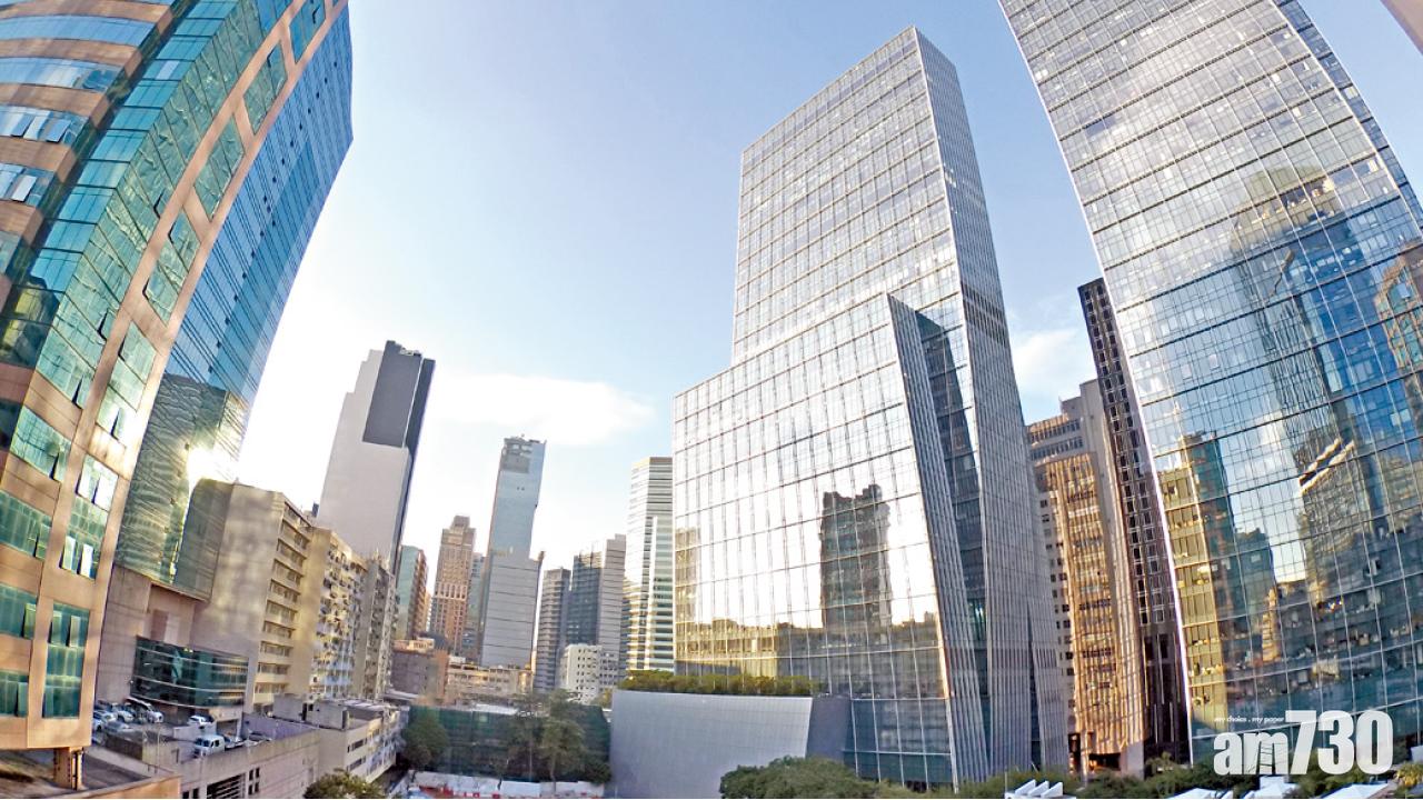 報告指出有部門租用的觀塘辦公室租金,較尖沙咀貴。(鍾式明攝)