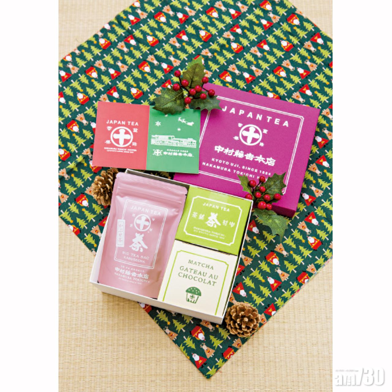 中村藤吉聖誕禮盒 $160
包括白朱古力抹茶紙杯蛋糕及大茶包覆蓋茶的禮盒,價值大眾化,是交換禮品的首選呢!朋友一見「中村藤吉」四個字,一定笑逐顏開。
中村藤吉 2156 1168