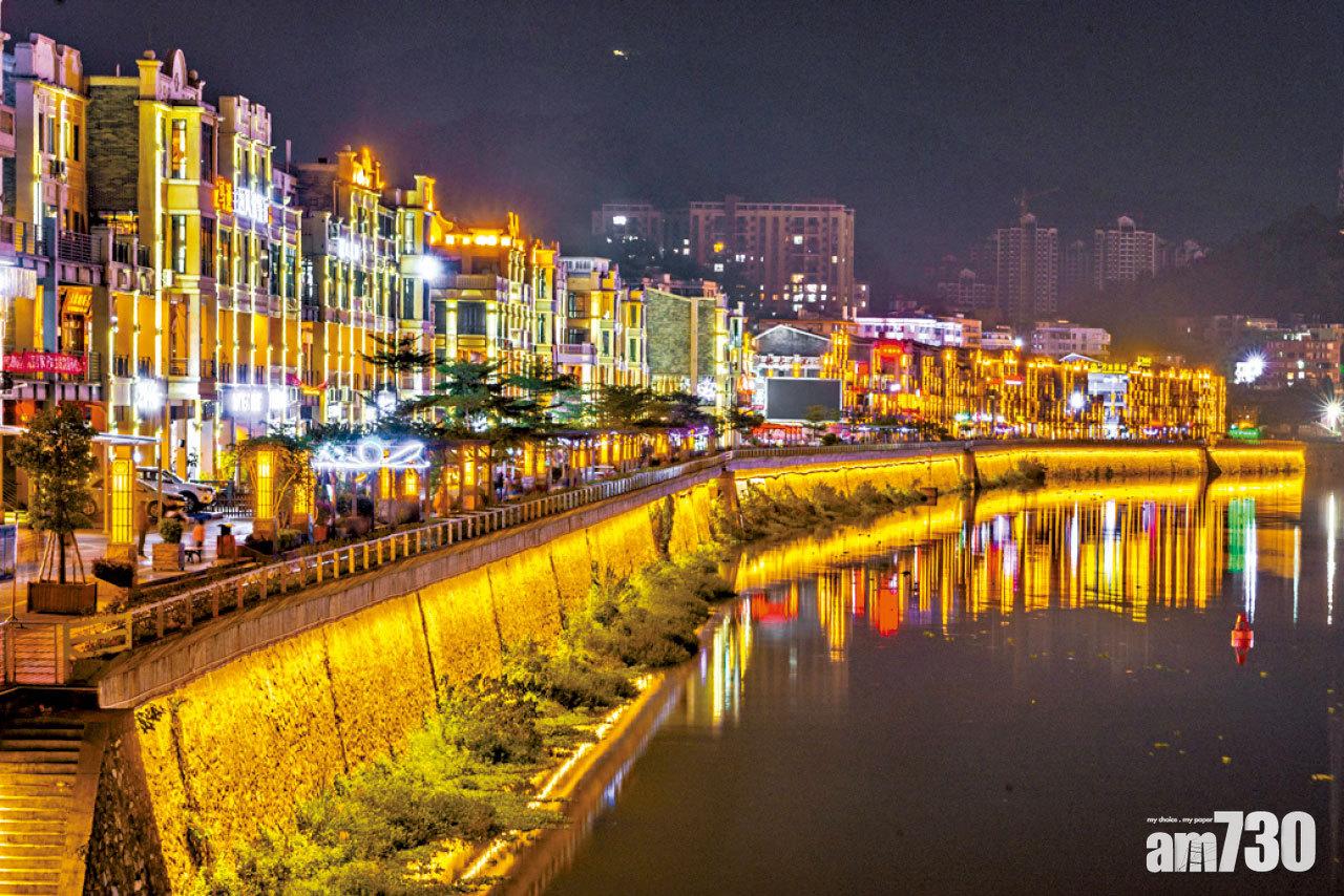 當地人稱百年老街為小黃浦江,你認為像嗎?