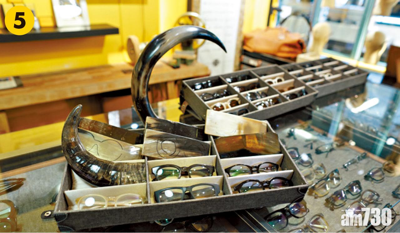 5.店內的原隻牛角擺設。