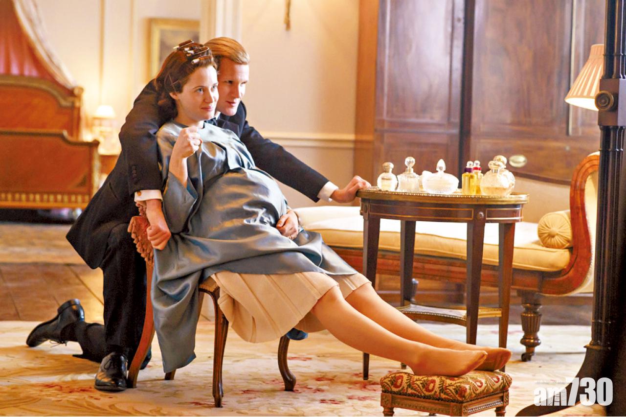 婚姻危機時明時暗的十年間,二人生下安德魯及愛德華王子,鏡頭捕捉了難得的親密時刻,看得很窩心。