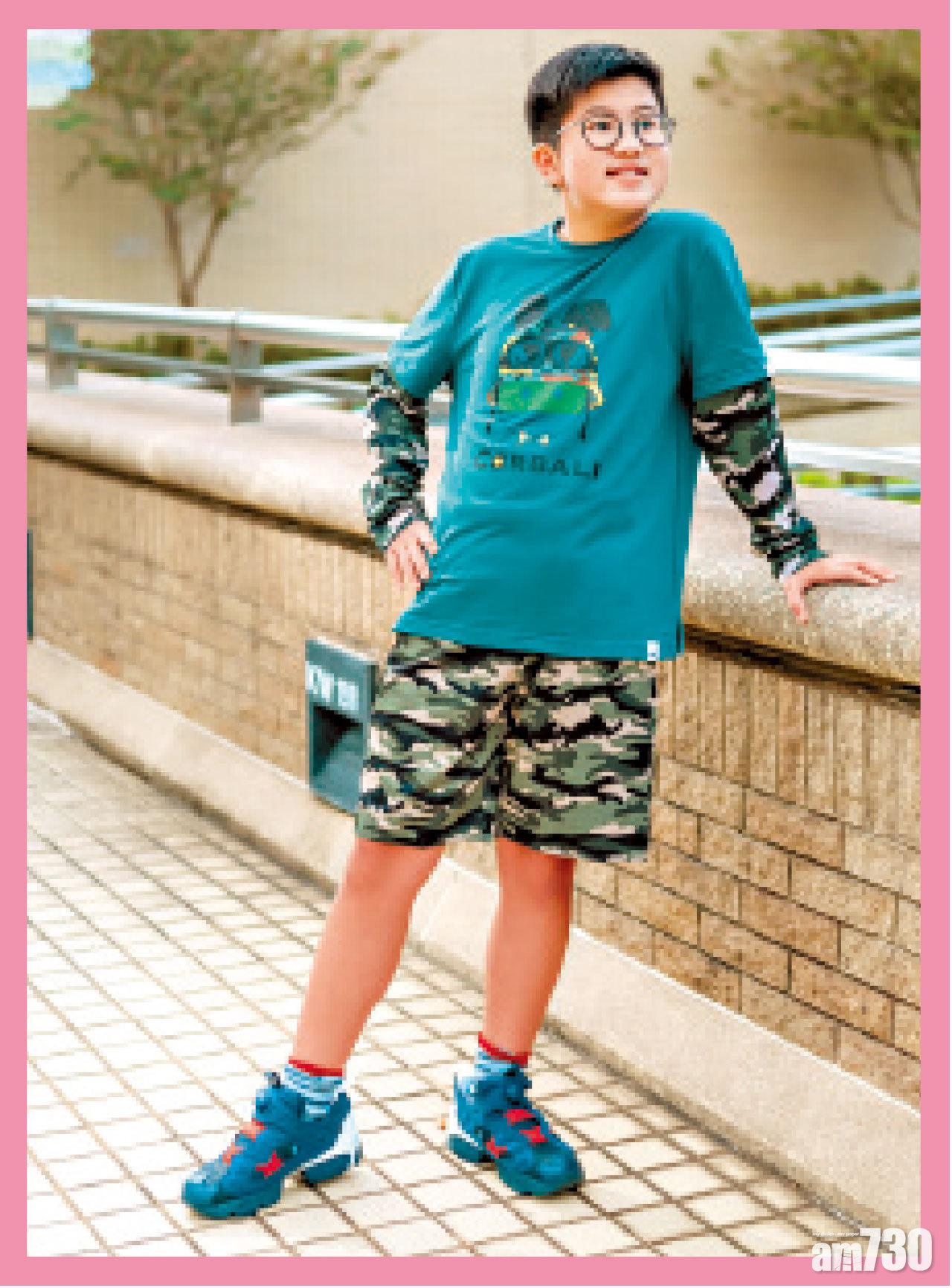 有型戶外街頭風!(雙面穿著短褲$368、印花上衣$328)