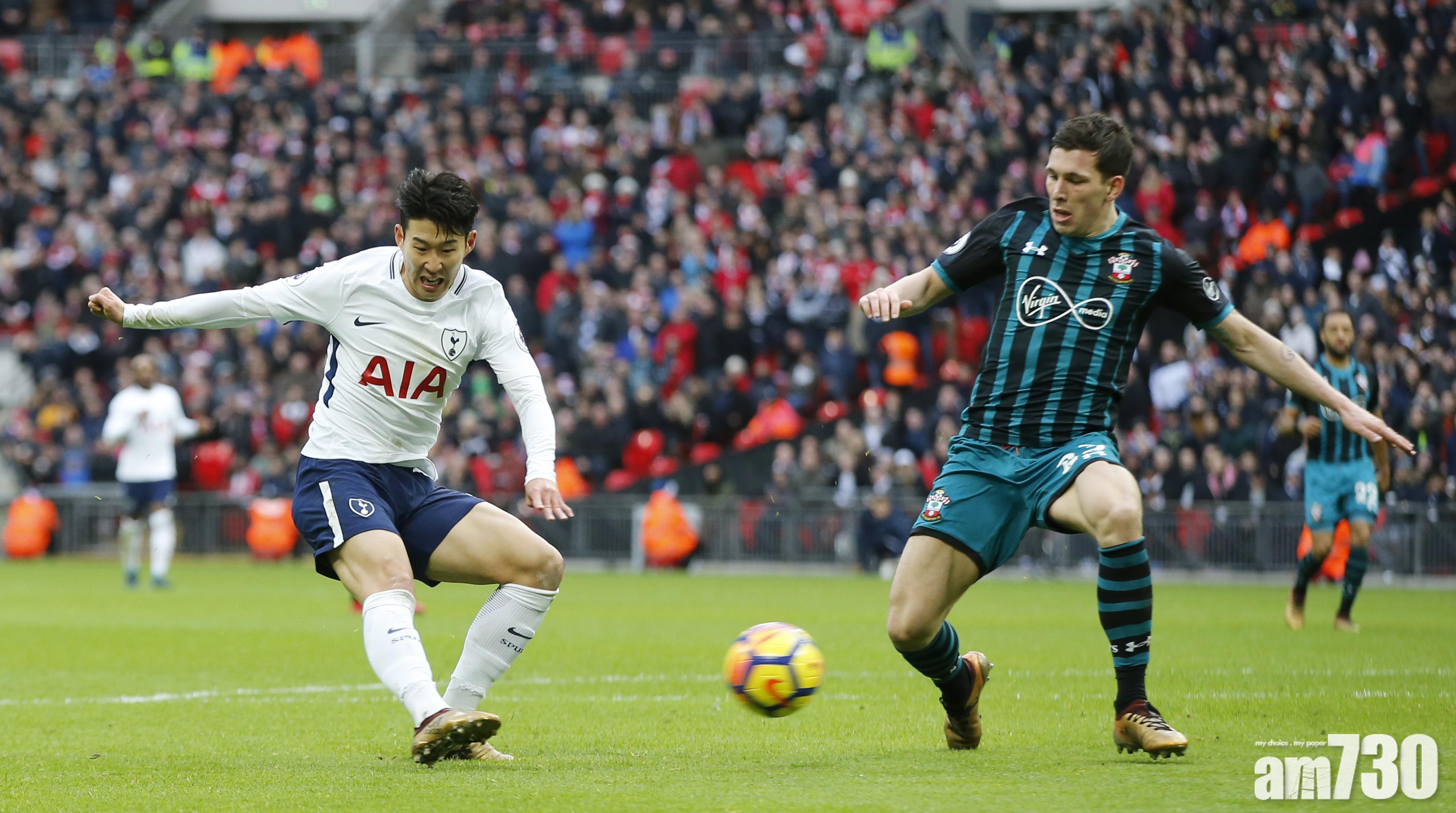 孫興民(左)攻入一球並貢獻助攻。(美聯社)