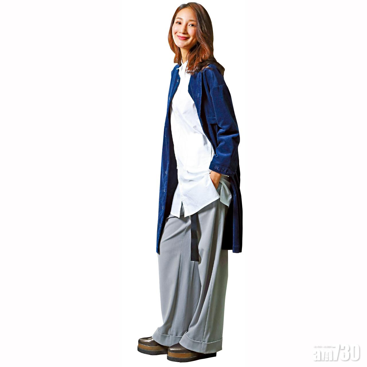 白色平腳long shirt $399(D)
灰色boot cut suit pants $399(D)
藍色天鵝絨圓領long coat $459(D)
啡色鉚釘platform shoes $1,499(F)