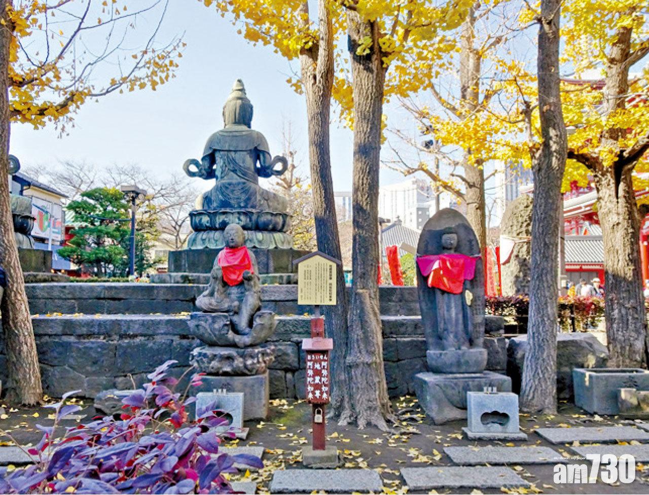 很多佛像守護著淺草寺。