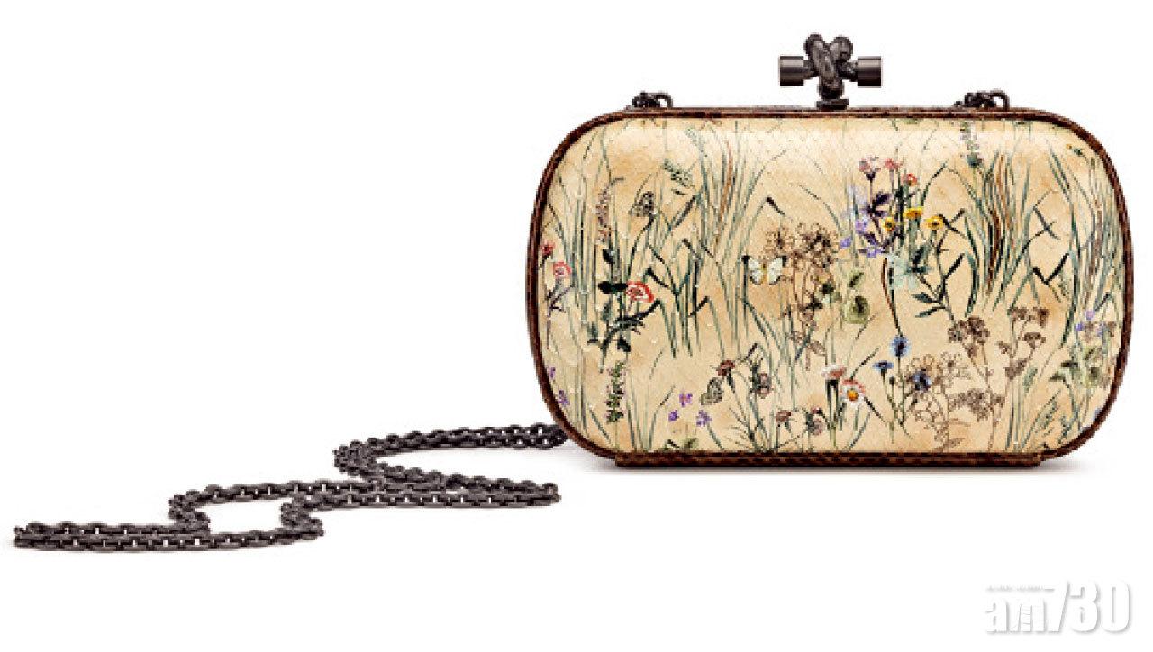 加大了的Chain Knot $22,900,可收納更多隨身物品。