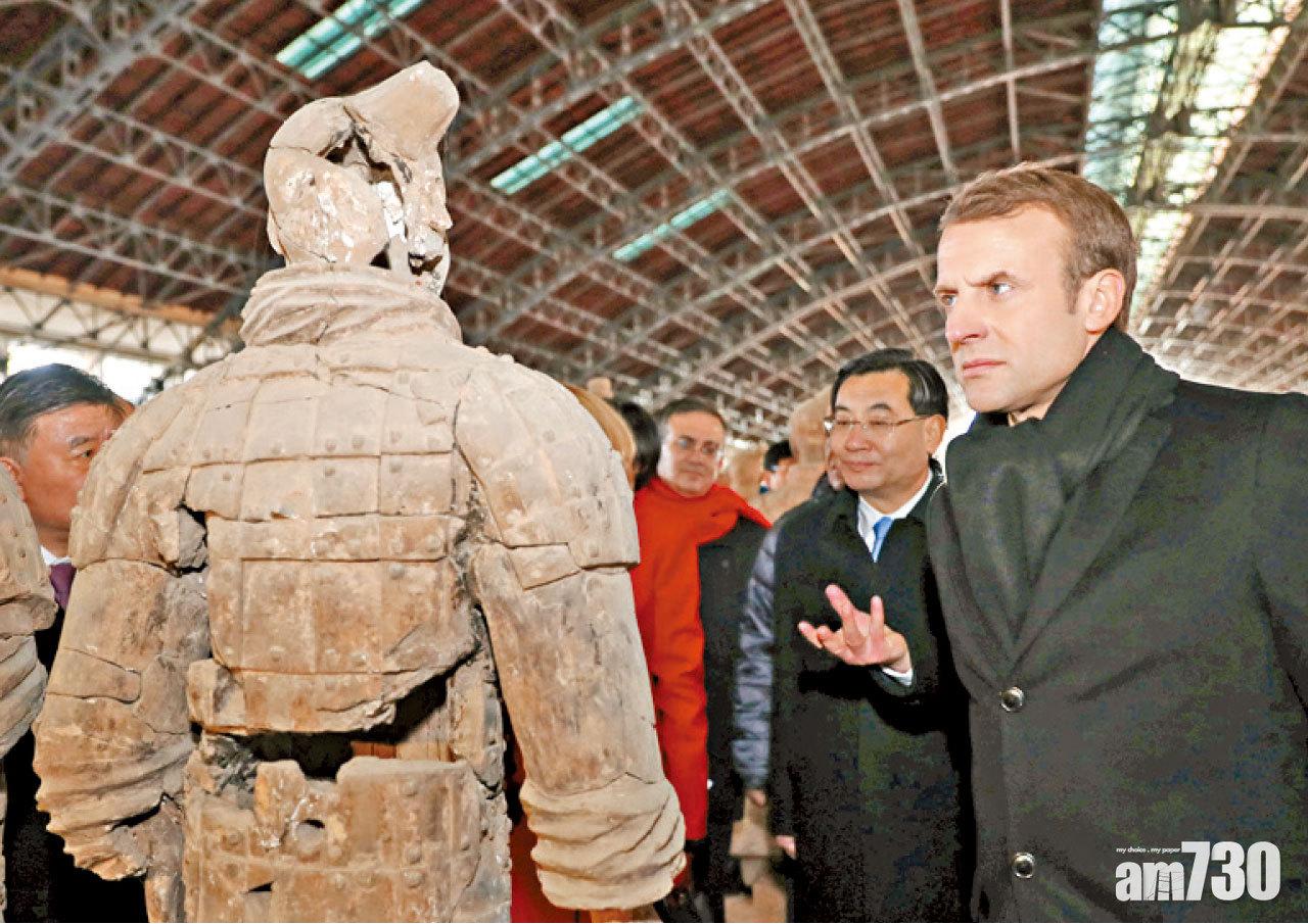 馬克龍參觀兵馬俑。(路透社)