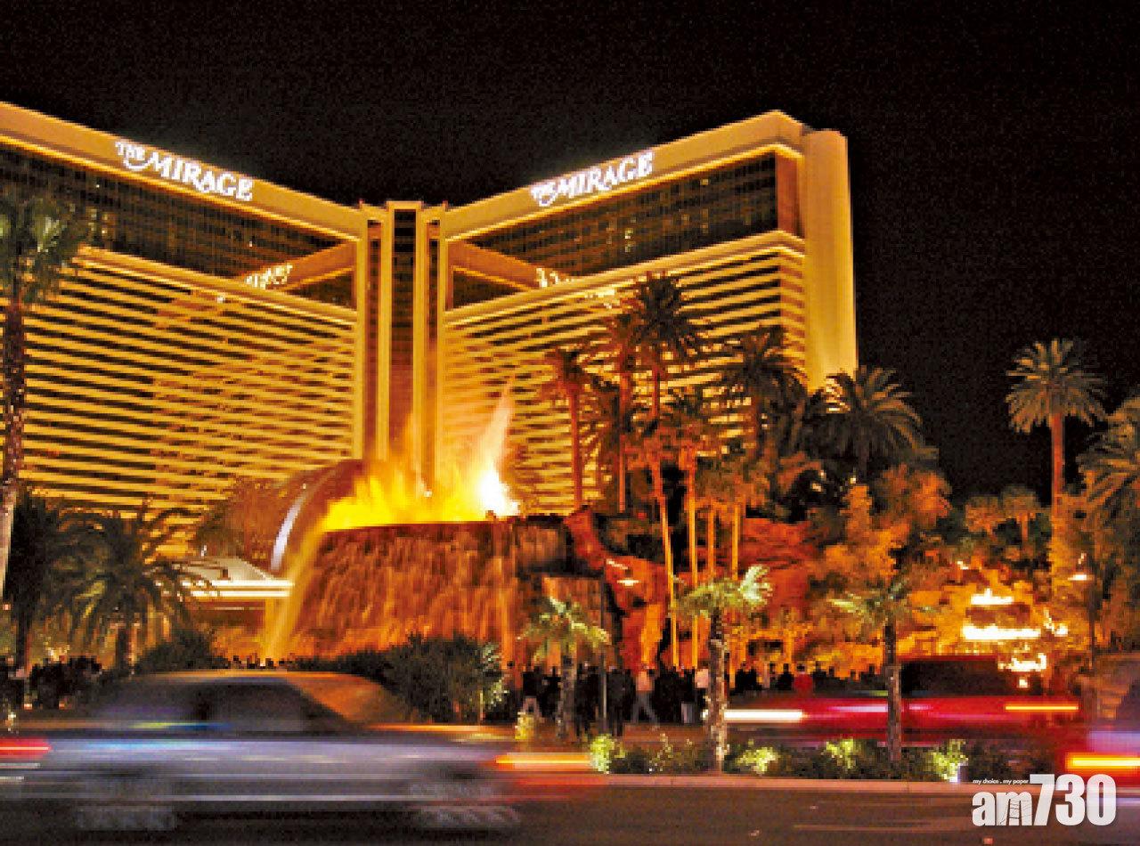 Mirage酒店的門外的免費表演:火山爆發。