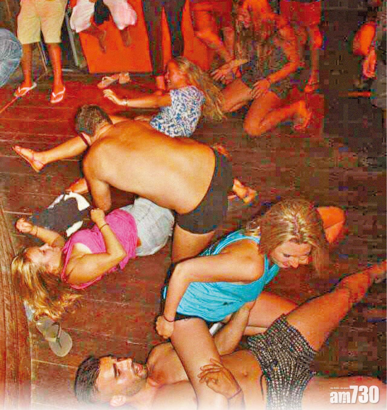 多名男女在派對伏地交纏。(互聯網)