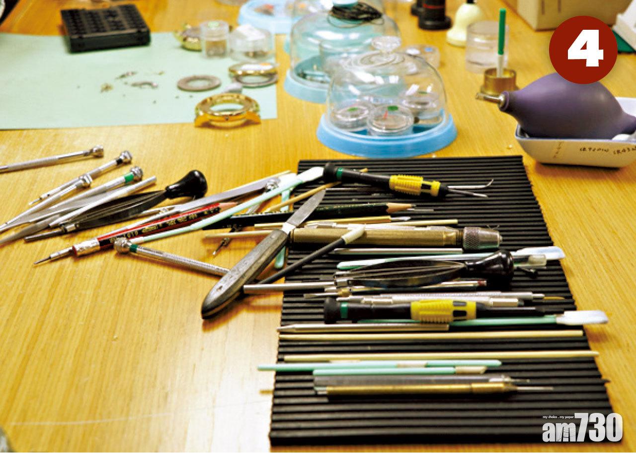 4.、5. 每位製錶工匠,都有他自己的專屬工具,處理精細的鐘錶零件。