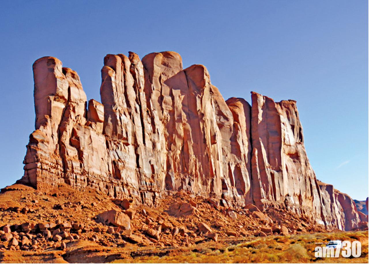 這堆岩石是否像駱駝?