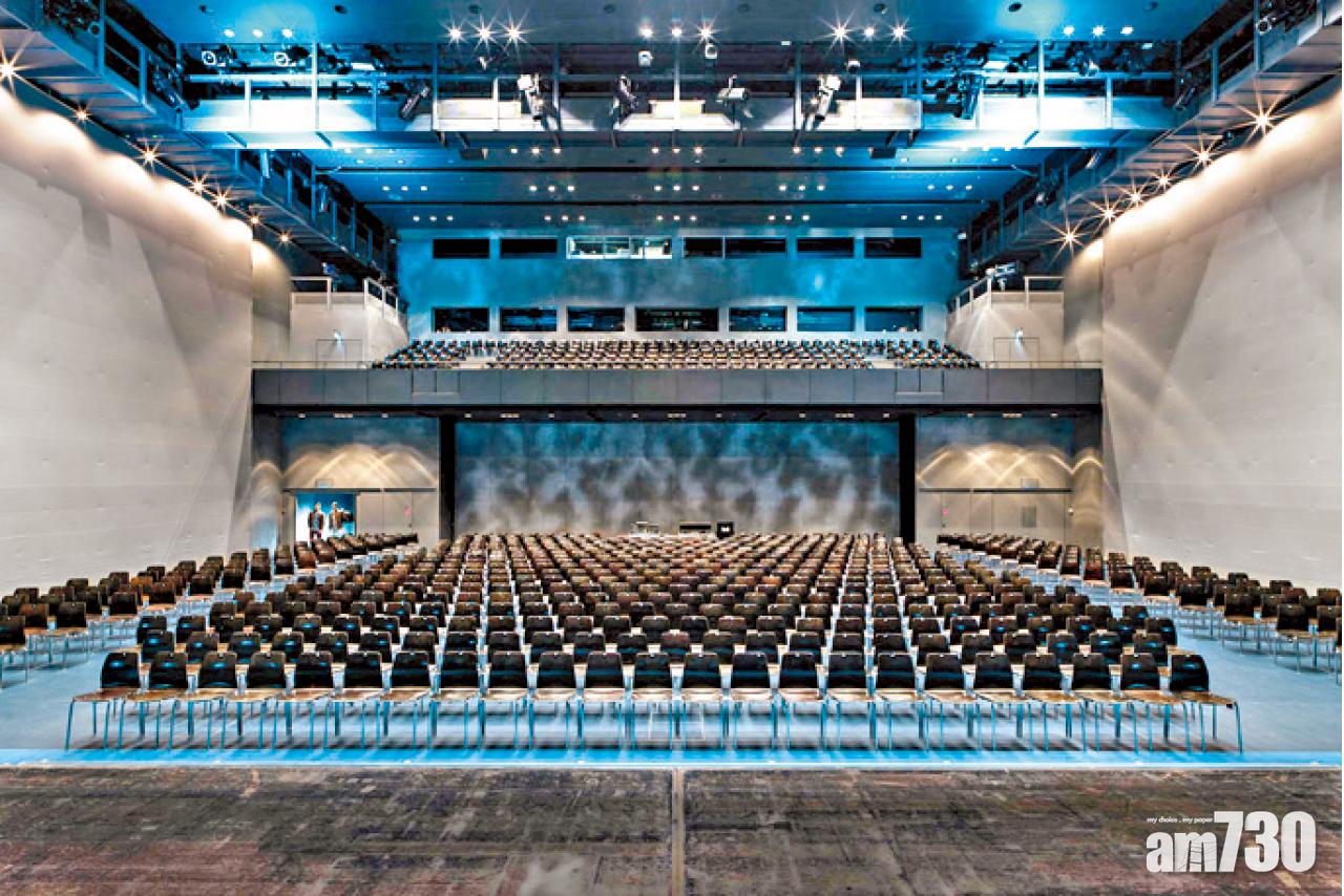 演奏廳設有可移動的觀眾席。