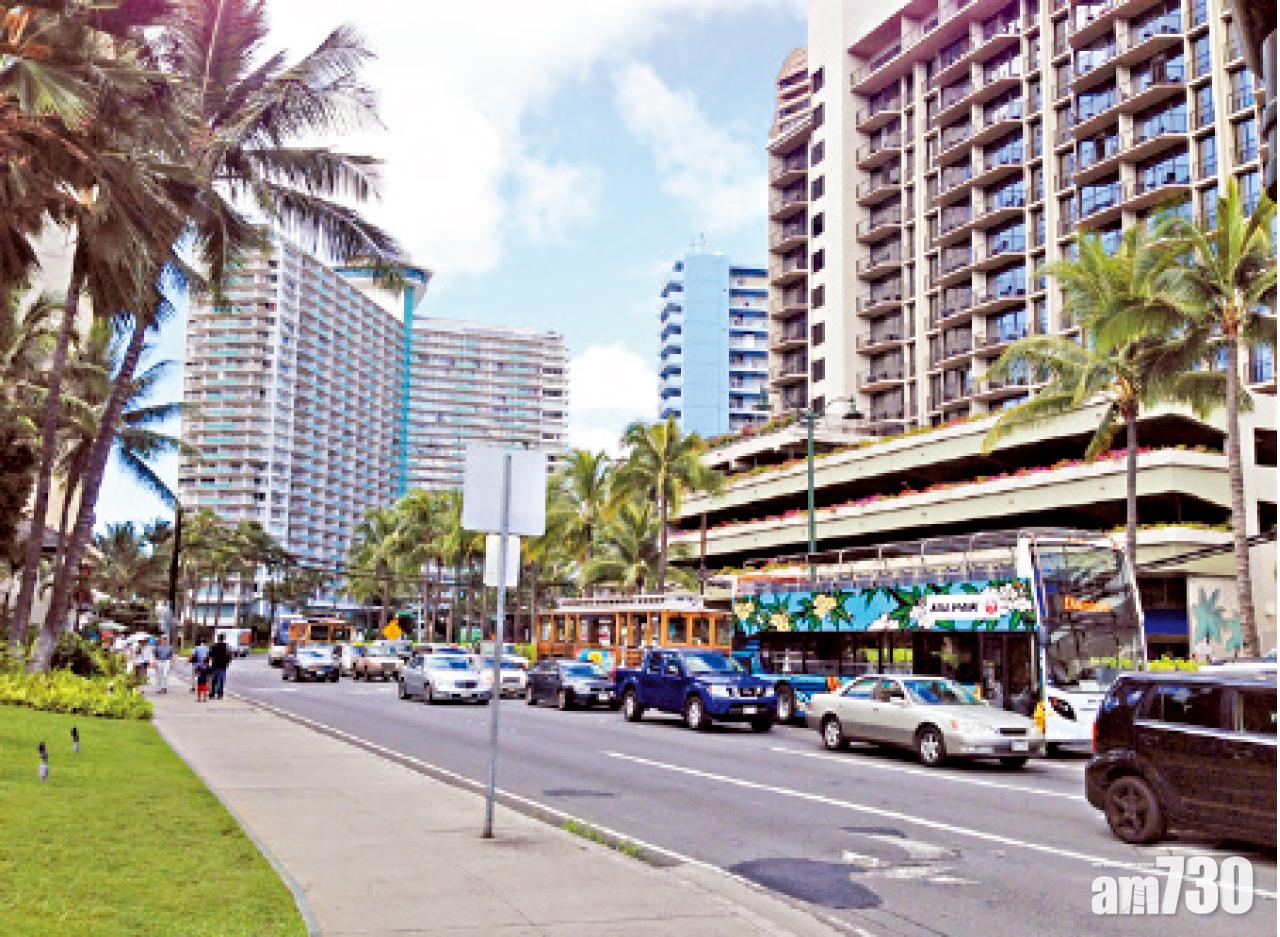 車水馬龍的Kalakaua Avenue,是夏威夷的主要幹道。