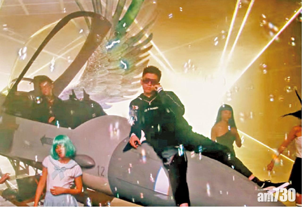 與一眾人氣新銳說唱歌手合作的單曲《18》,在國內上綫幾周便創造了近6千萬次的驚人點擊量。