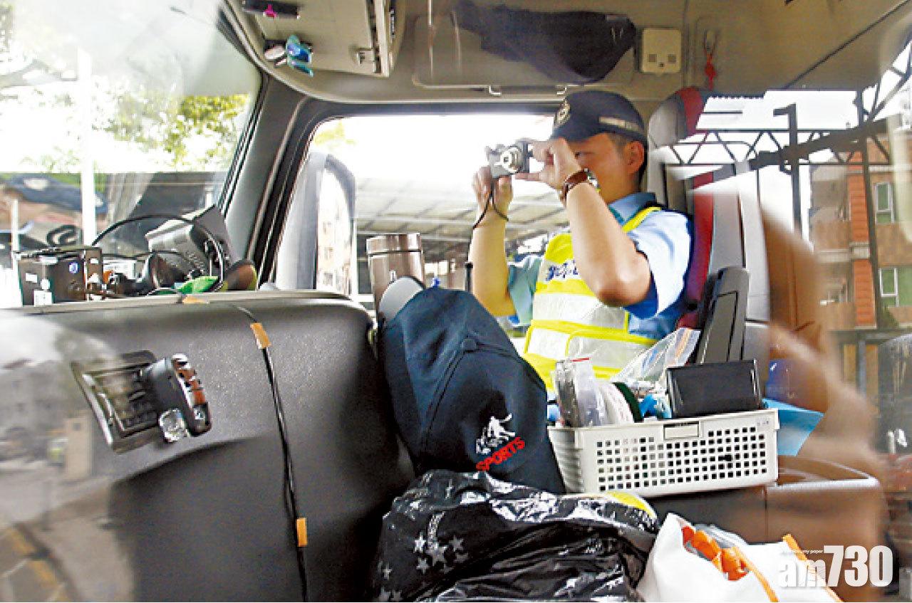 警方上車搜證。