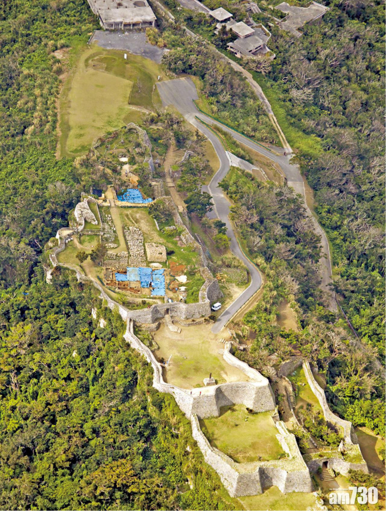 「中城城跡」是4個古城廓中保存度最高,入選「日本100名城」。