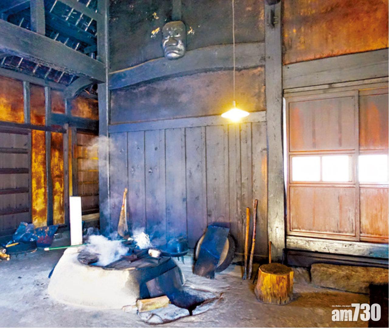 屋內的器具可以用作生火及加熱,並非道具。