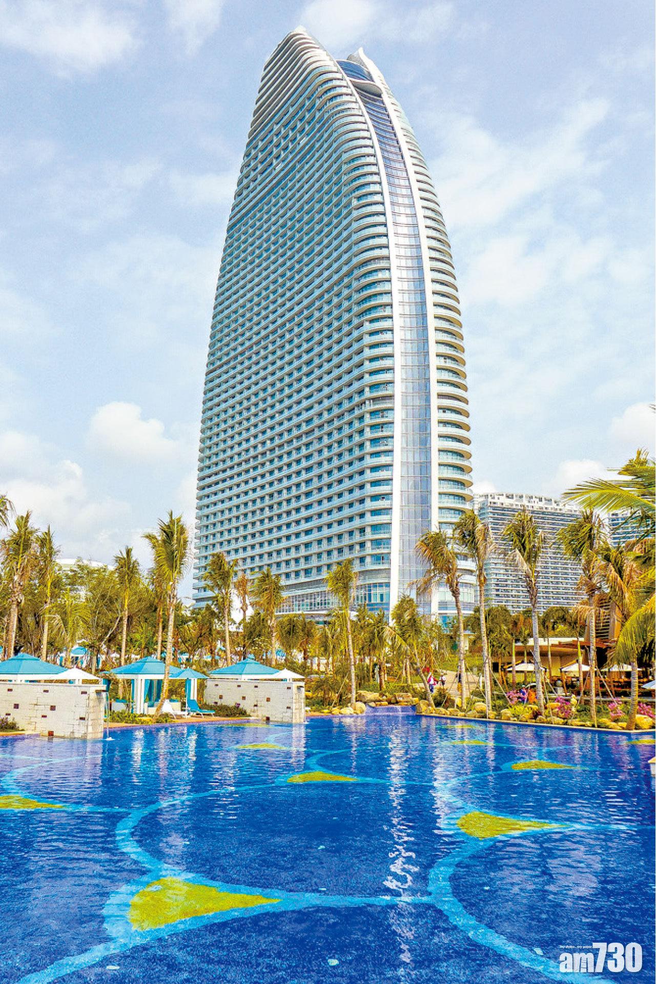 亞特蘭蒂斯位於三亞市海棠灣,外觀非常獨特,在泳池的橋上是拍攝建築的最佳位置。