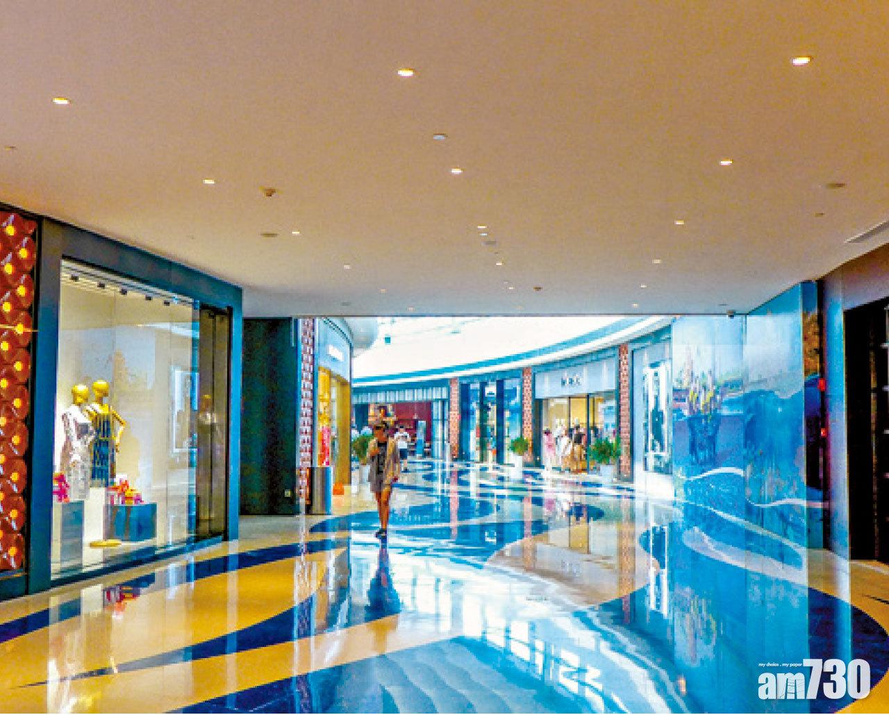 酒店內購物大道有著各式各樣的名店,滿足大家的購物慾望。