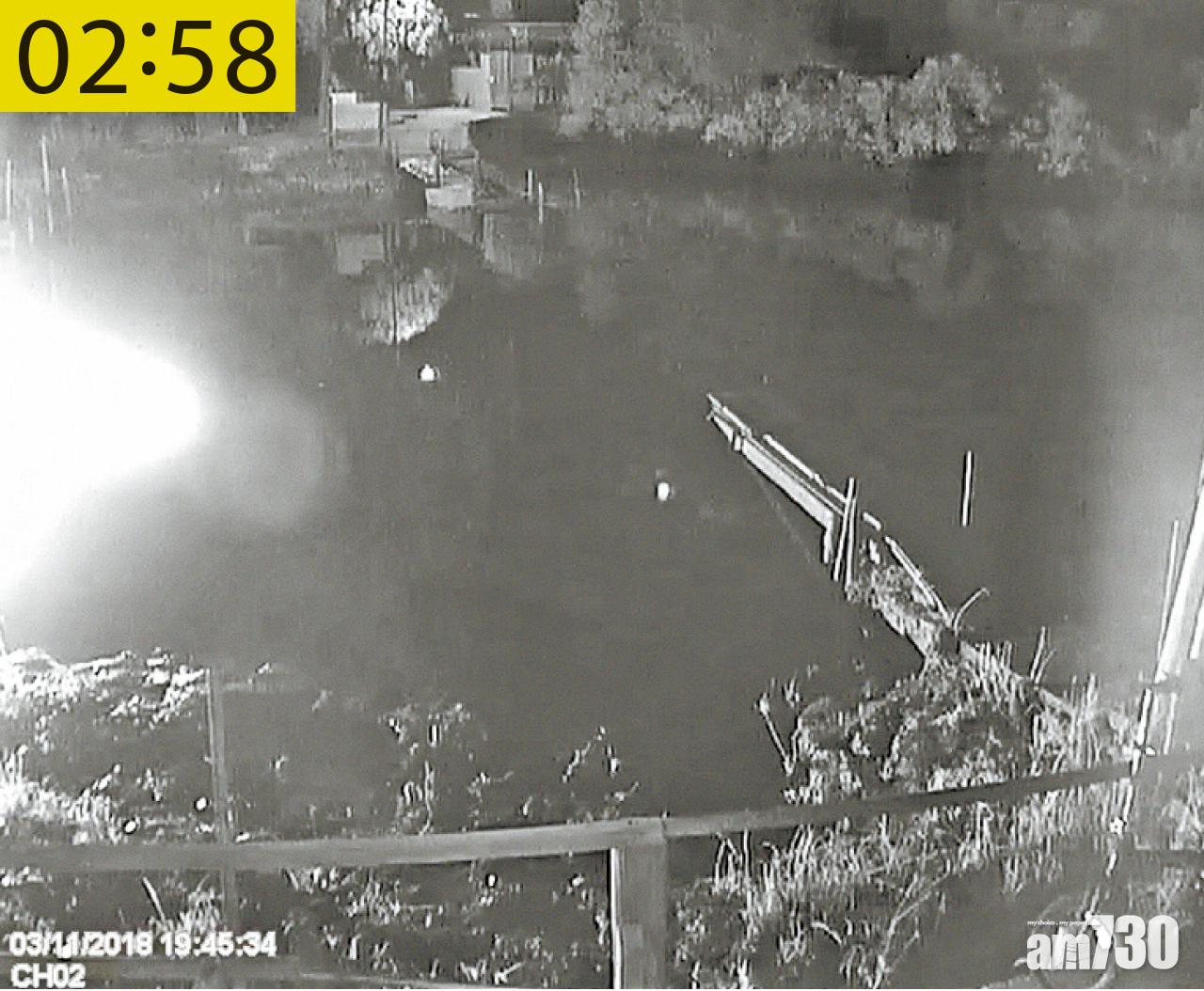 副渡頭方向出現火光。