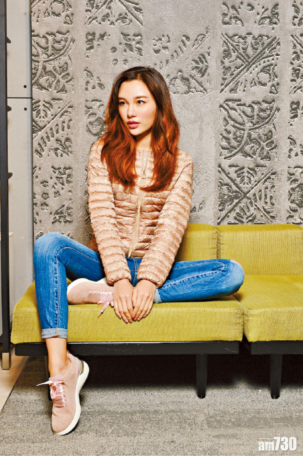 THERAGON玫瑰粉紅休閒波鞋。($1,499)