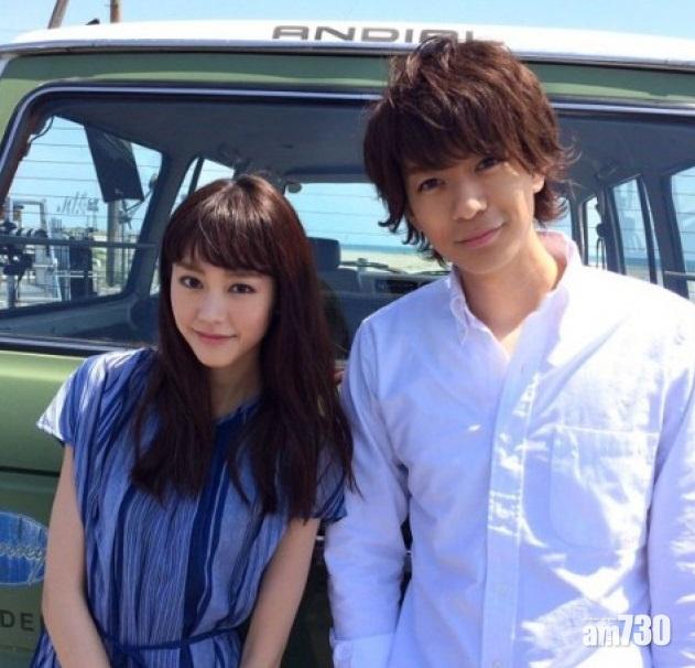 桐谷與三浦因拍劇發展到拍拖。