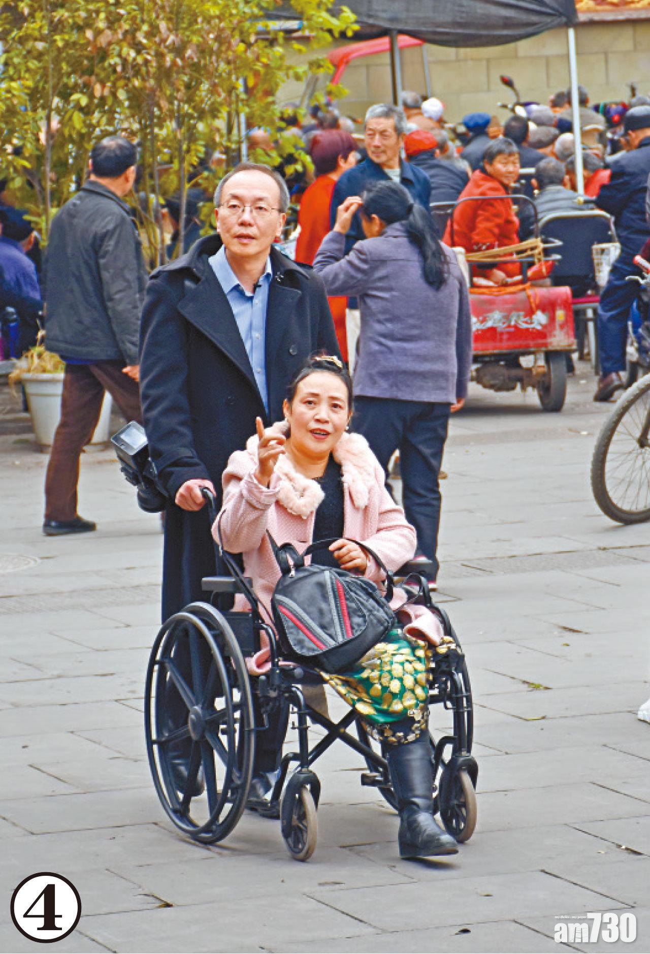 4.潘德鄰十年來堅持每年到北川探訪災民。