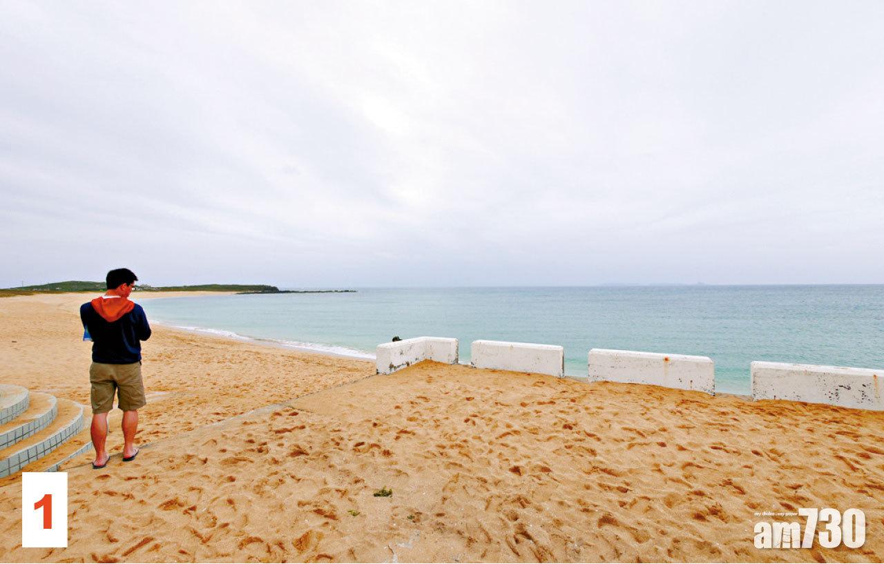 1 網垵口沙灘乃台灣僅存的綠蠵龜產卵地,常會在沙灘旁草地產卵。