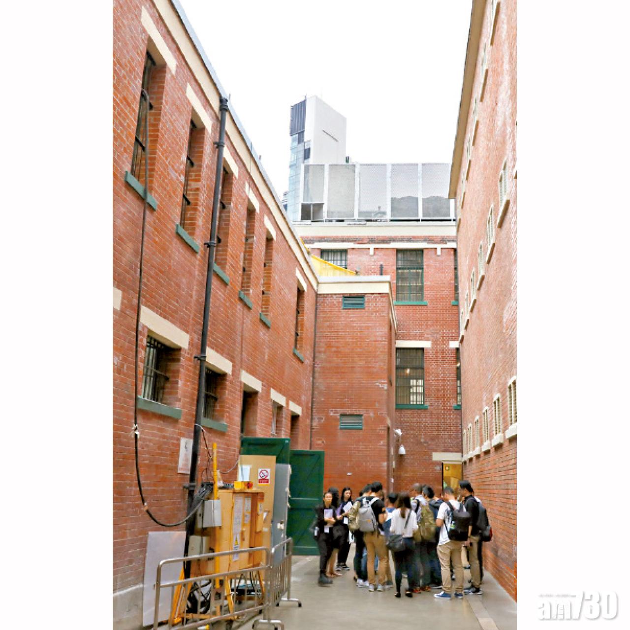 越南前領袖胡志明曾囚於域多利監獄,他於日記提及此處為「放風」的位置。