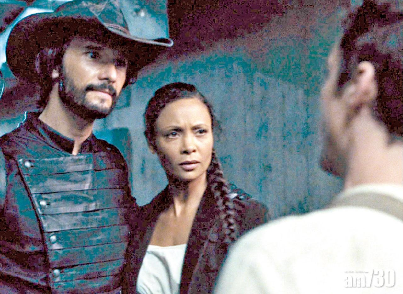 Sizemore不明白Maeve同Hector怎可能相愛,觀眾可是二人shipper呢。