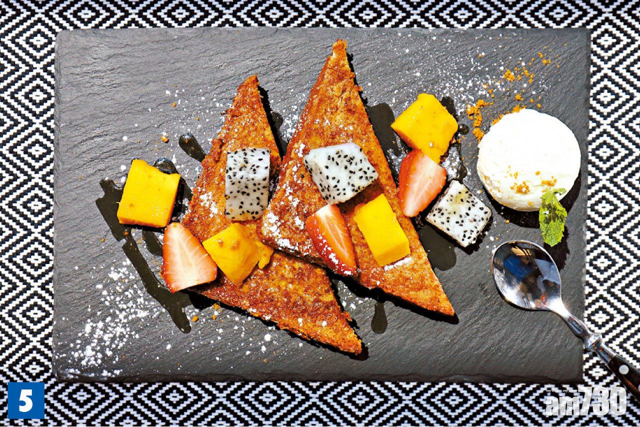 5&6. 啖啖糖漿的仲夏日多士與甜度剛好的芒果椰絲法式可麗餅,陣陣熱帶風情來自那球潔白椰子雪糕。$65 / $70