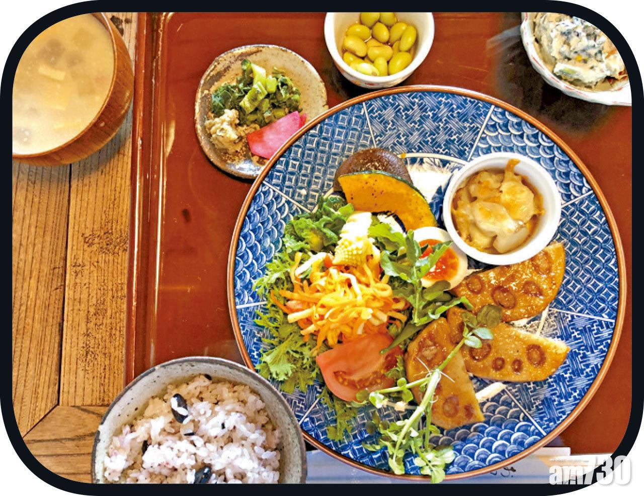 古民家之宿的午餐,蔬菜和白米都是自家種殖。