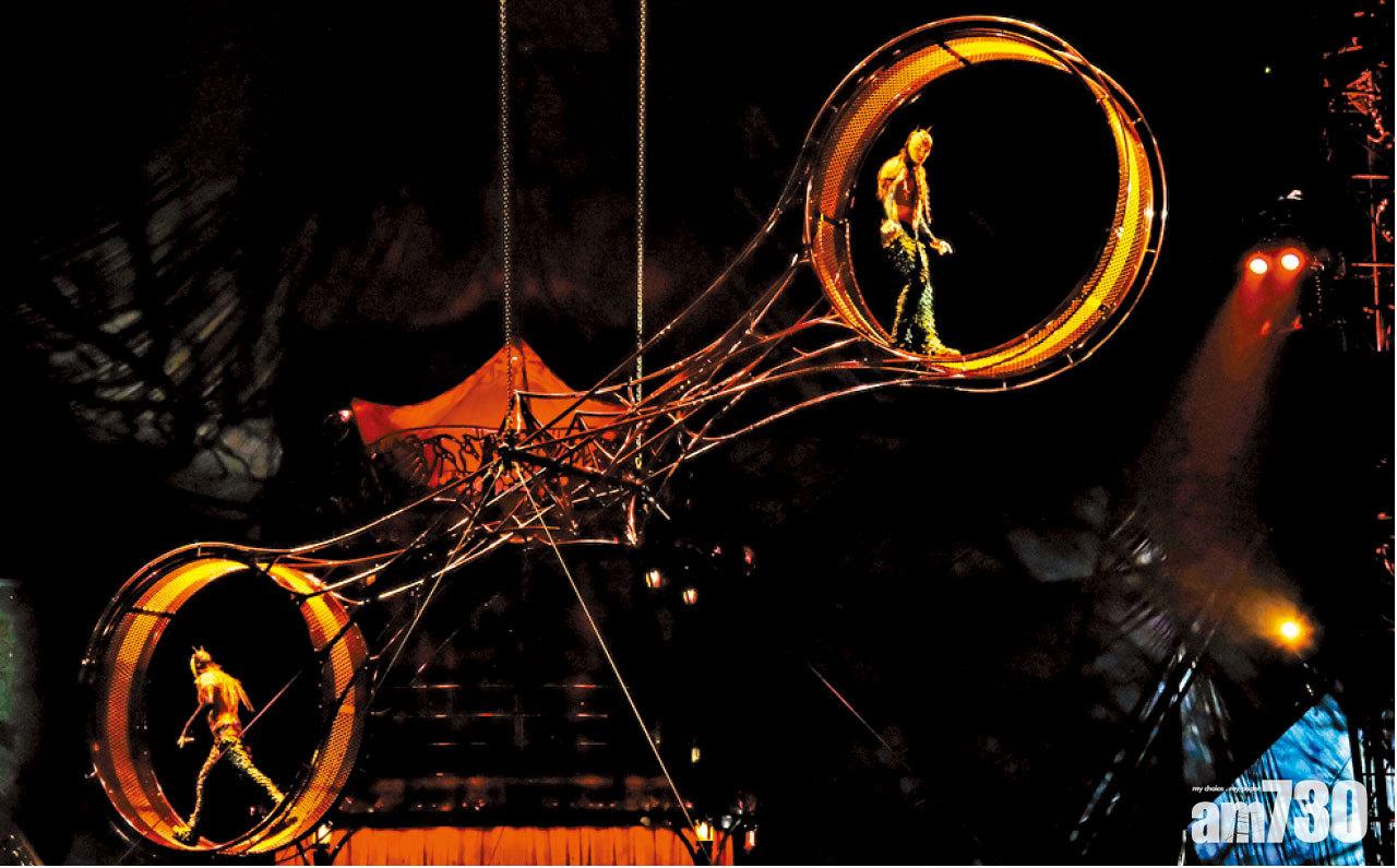 重頭戲死亡之輪,表演者會走出輪外,又扮失手,大小朋友睇到好肉緊。