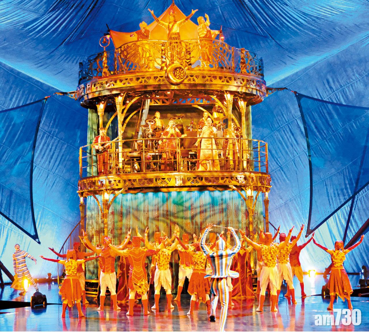 舞台色彩鮮明配上live band,視覺聽覺盡是享受。