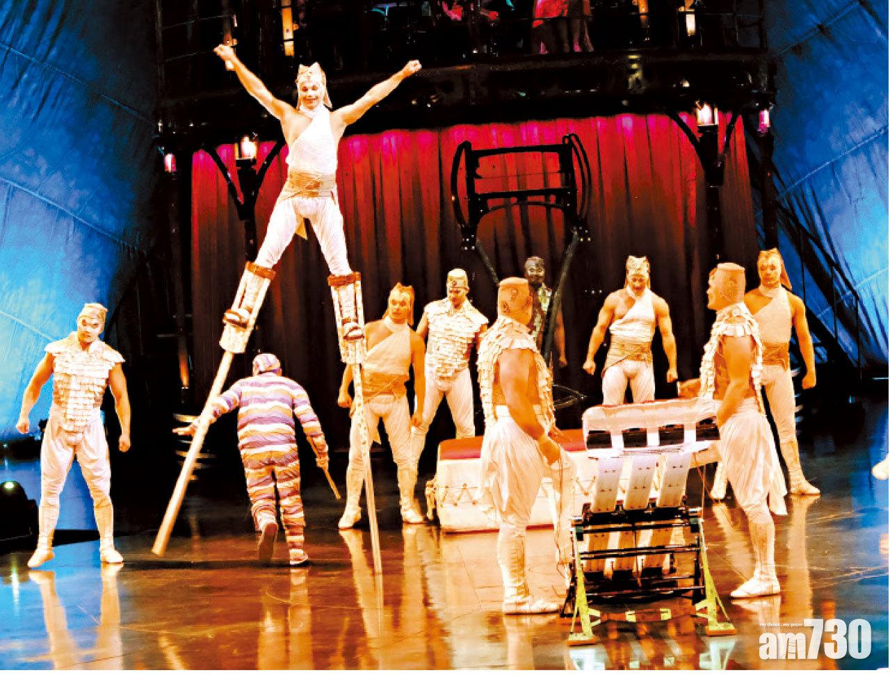 厲害了,踩高蹺跳彈板!