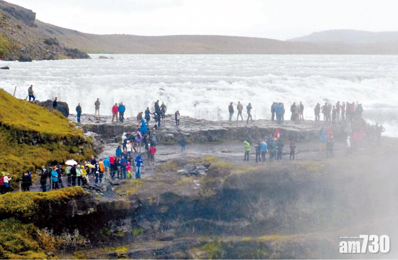瀑布上游恍如大海。