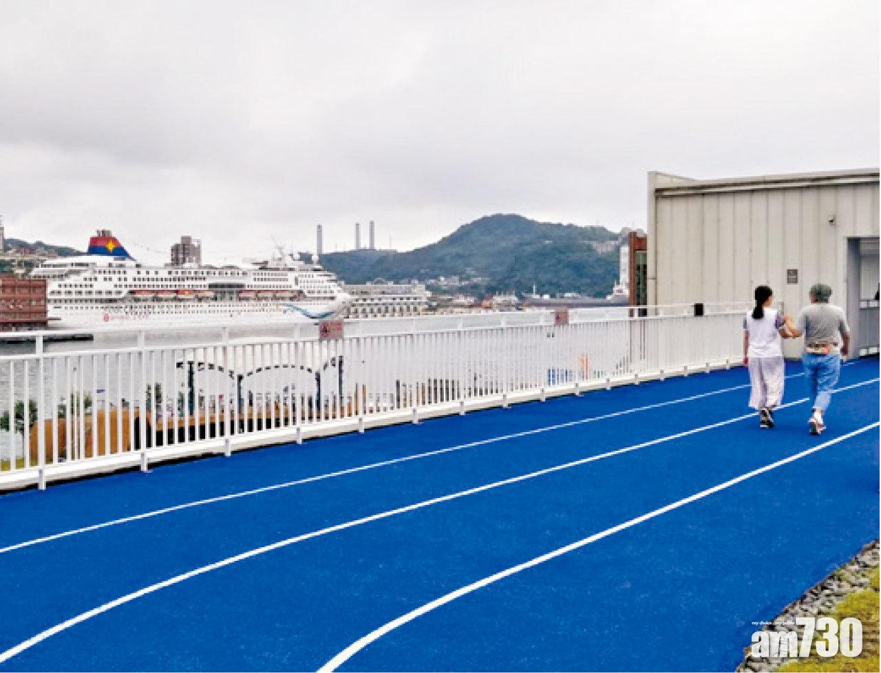 空中跑道可看郵輪。