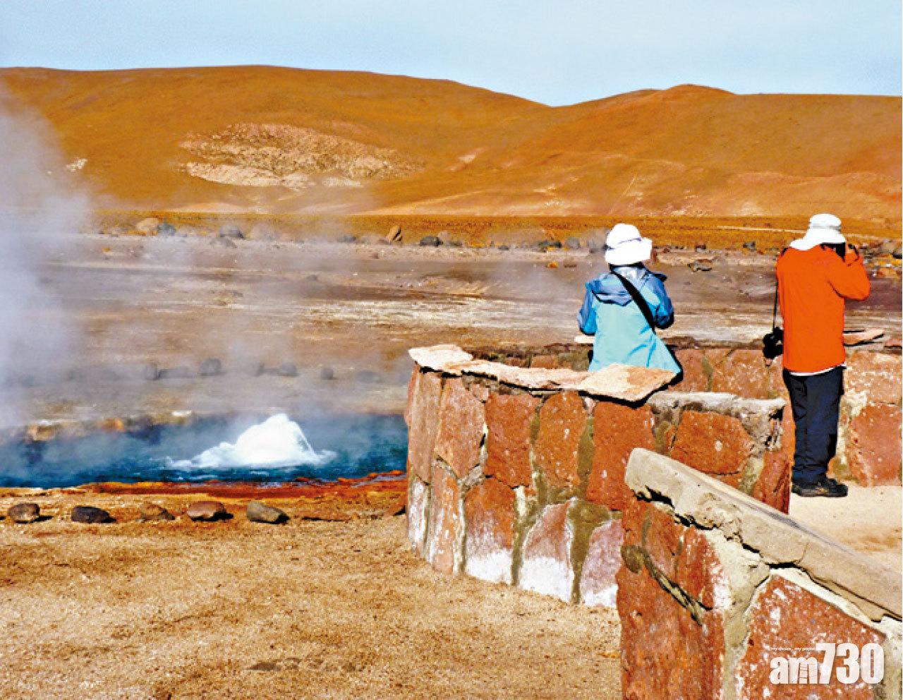 大型泉眼,溫度特別高。