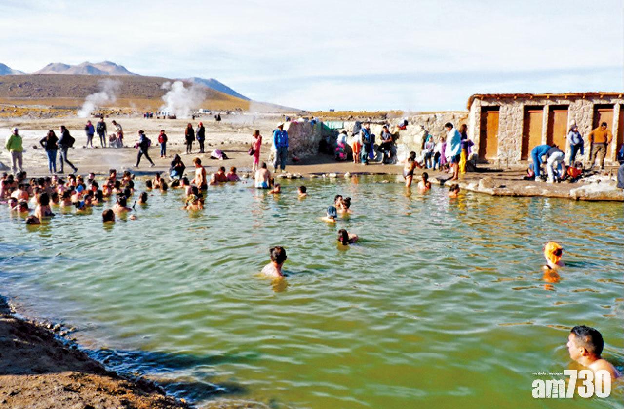 露天浸高原天然溫泉,機會難逢。
