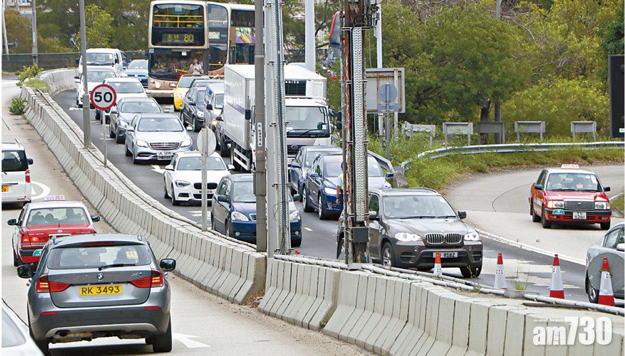 事發後交通非常擠塞。