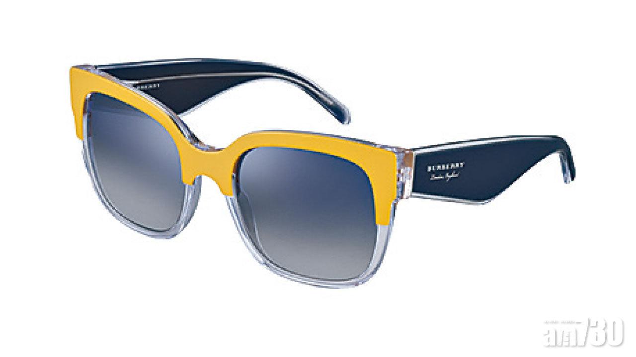 金屬質地流露機師經典鏡的風格。($2,700,Valentino)