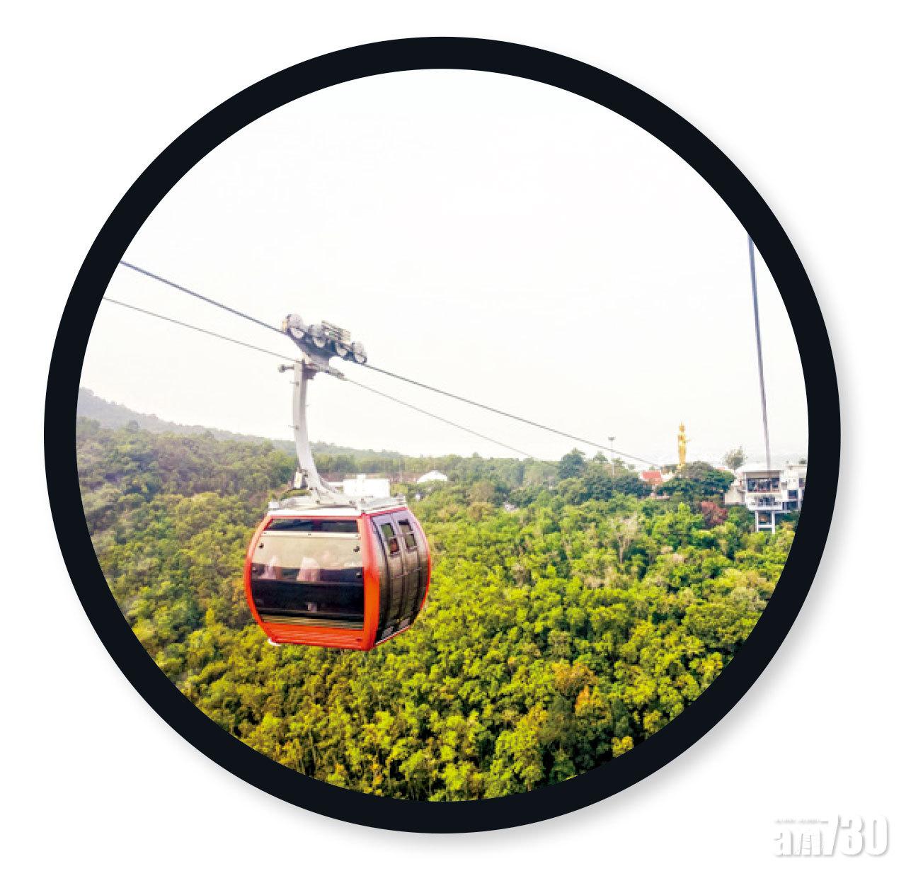 登山纜車,除了一片翠綠景色之外,還可以眺望合艾市中心。