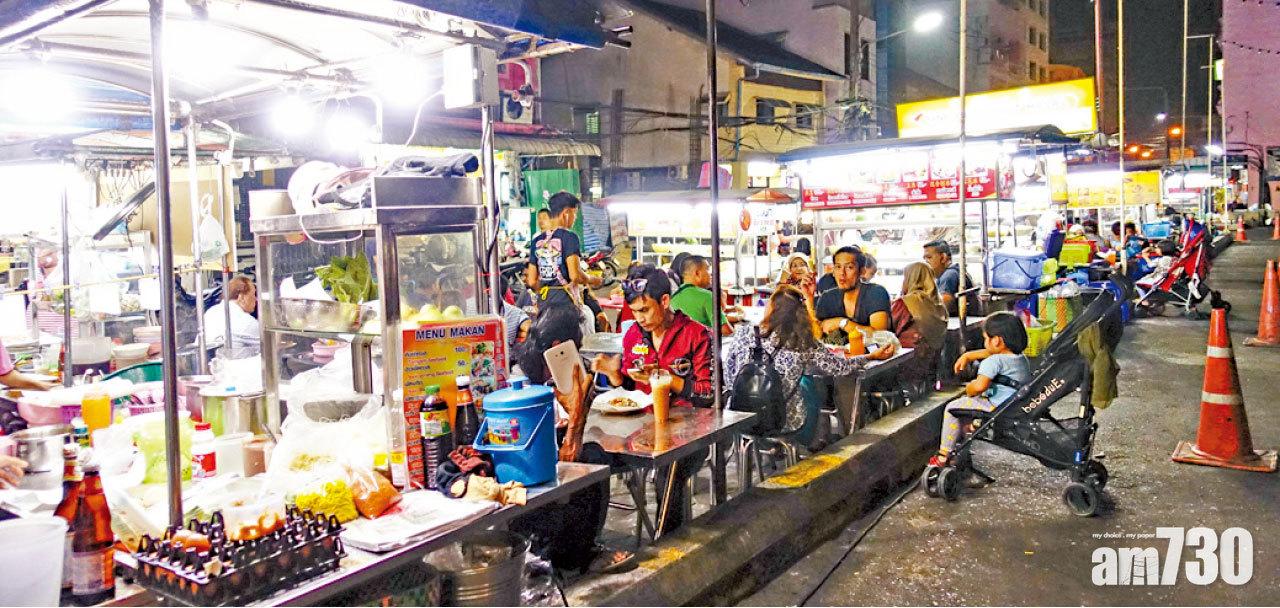 合艾夜市的鐵皮推車檔美食。